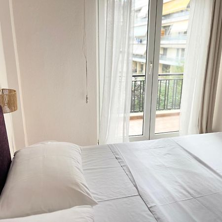 Central 7 - Stylish Apartment Комотини Екстериор снимка