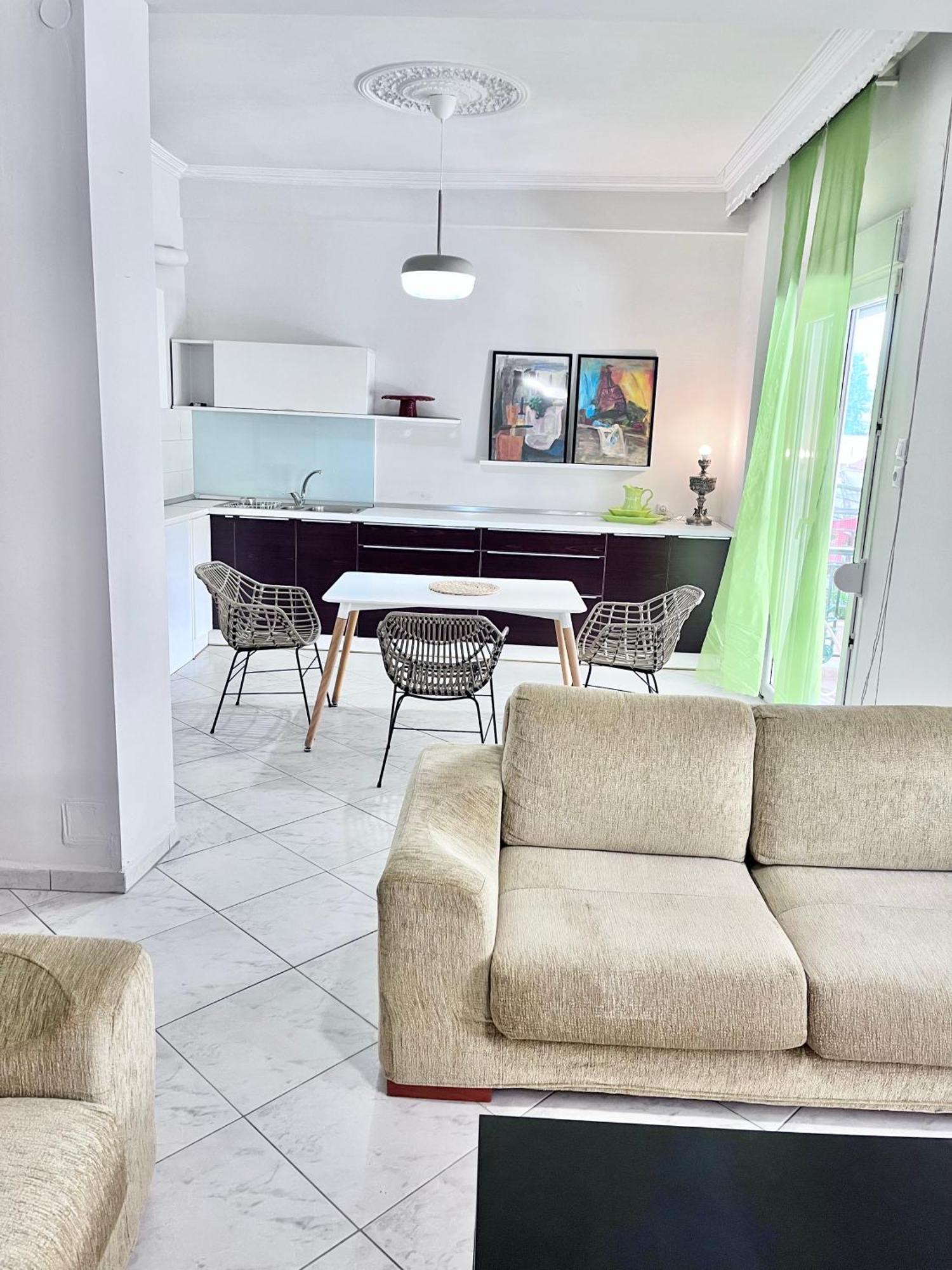 Central 7 - Stylish Apartment Комотини Екстериор снимка