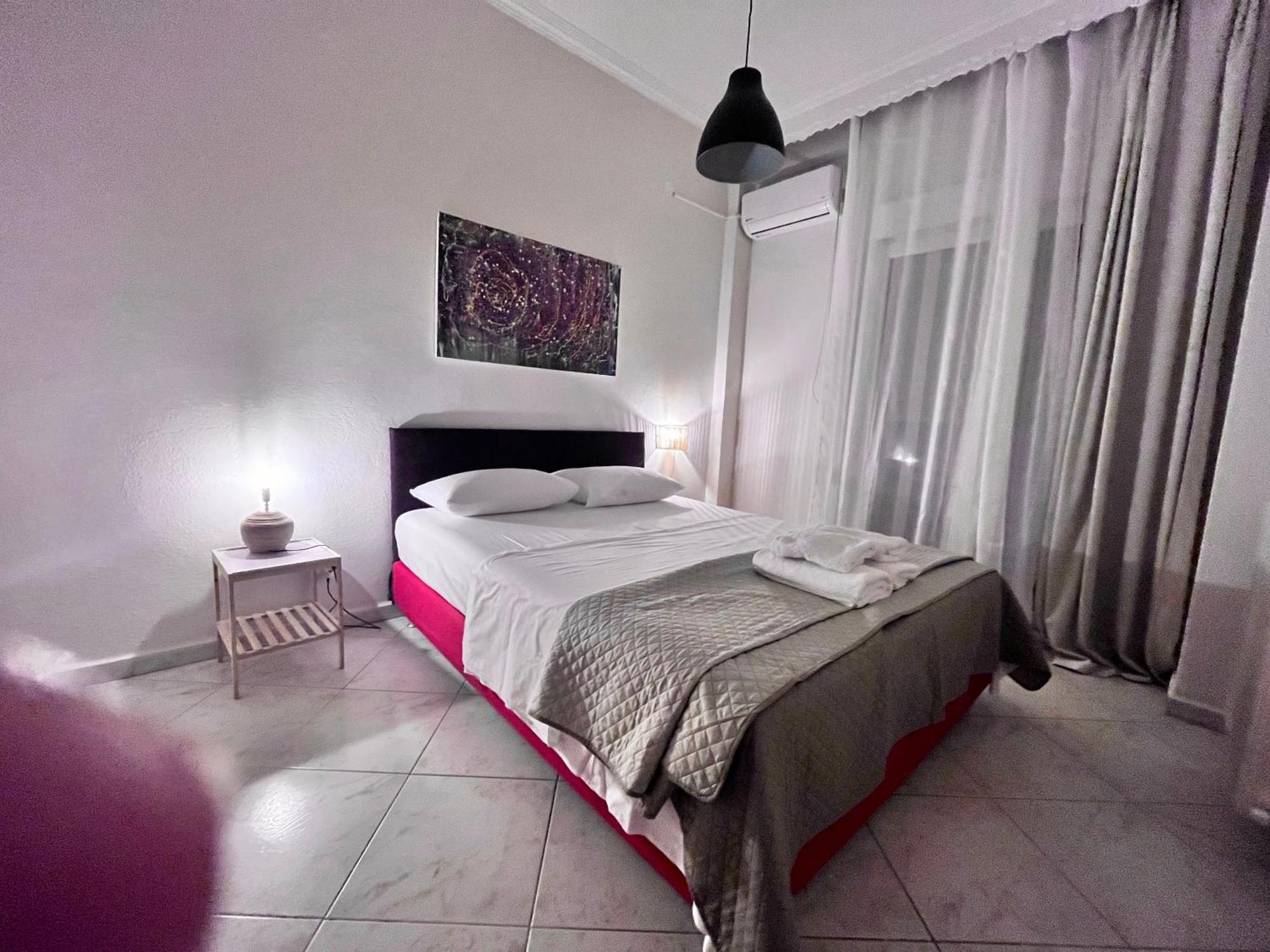 Central 7 - Stylish Apartment Комотини Екстериор снимка